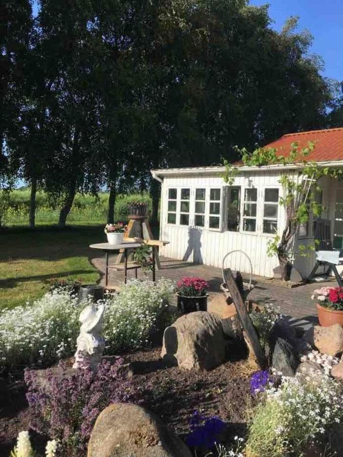 Stunning Romantik Cabin Close To Baltic Sea Villa Idestrup Esterno foto
