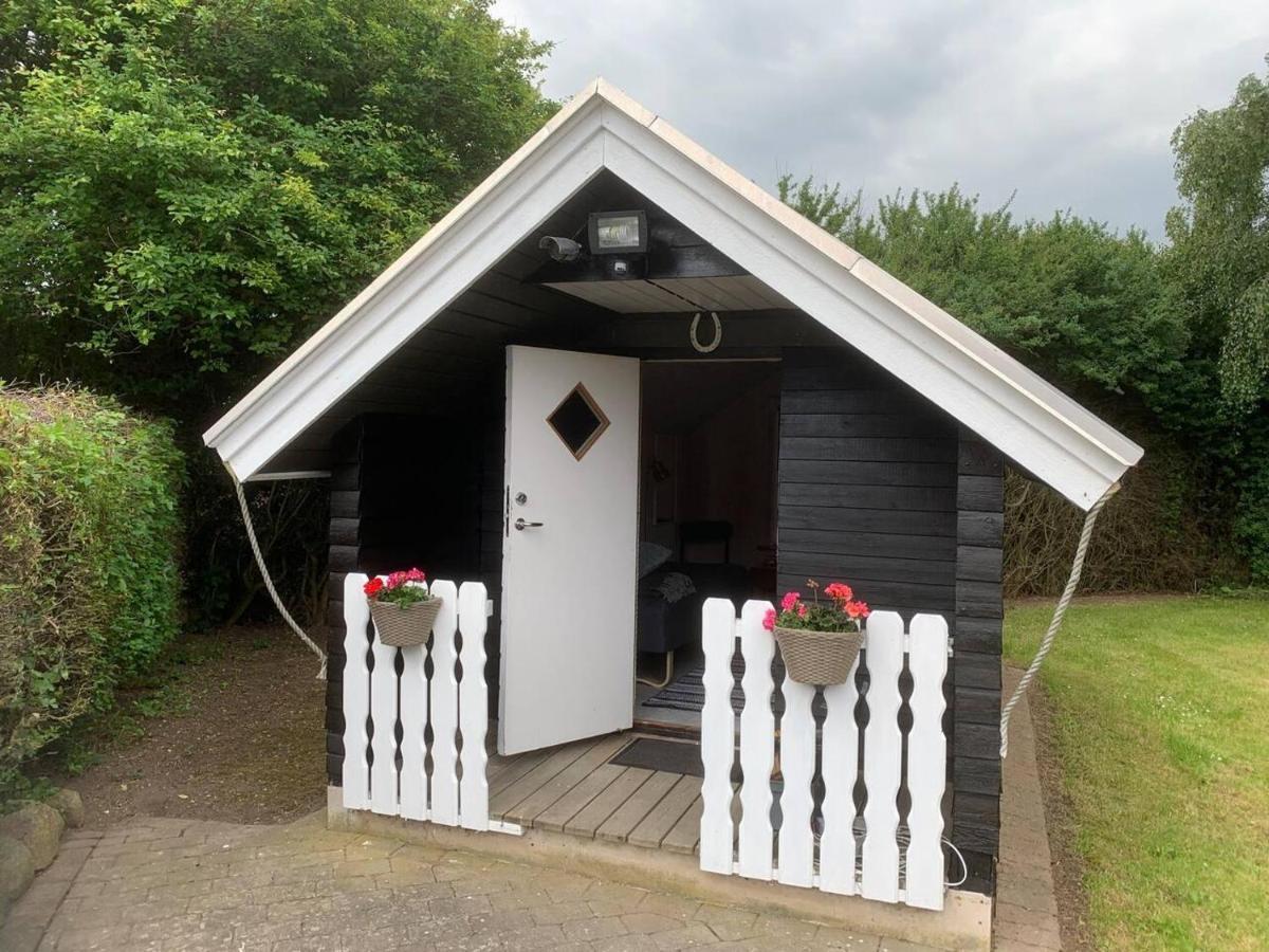 Stunning Romantik Cabin Close To Baltic Sea Villa Idestrup Esterno foto