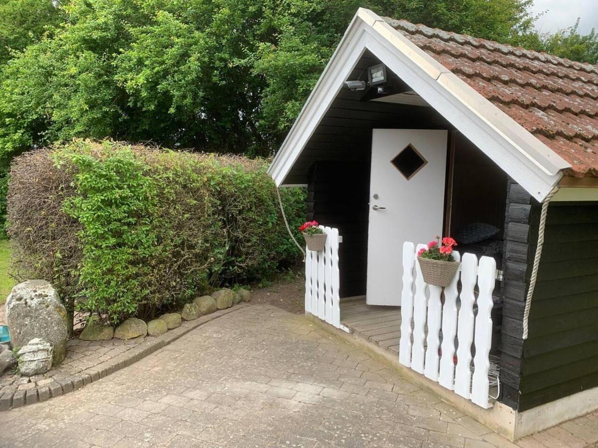 Stunning Romantik Cabin Close To Baltic Sea Villa Idestrup Esterno foto