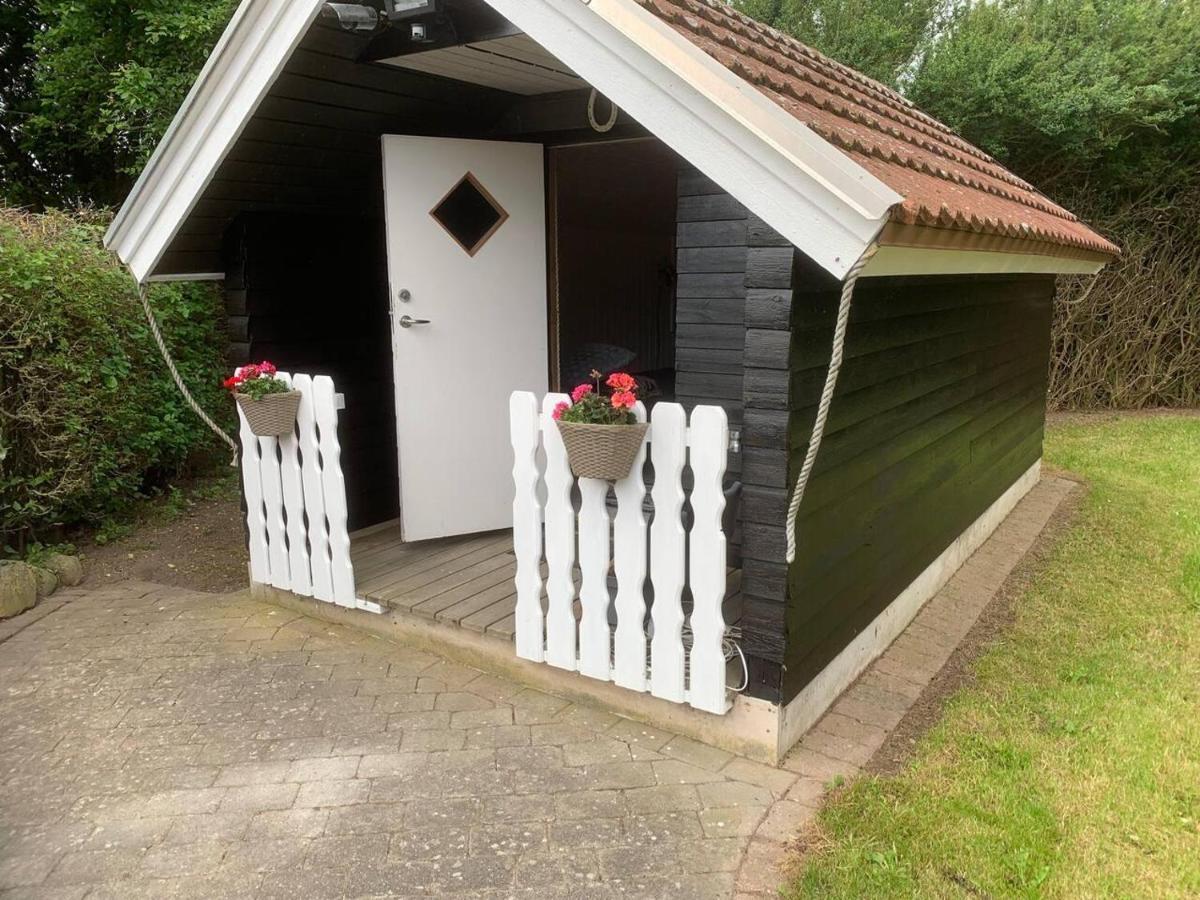 Stunning Romantik Cabin Close To Baltic Sea Villa Idestrup Esterno foto