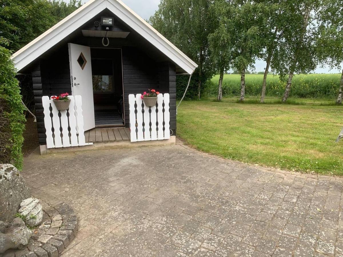 Stunning Romantik Cabin Close To Baltic Sea Villa Idestrup Esterno foto
